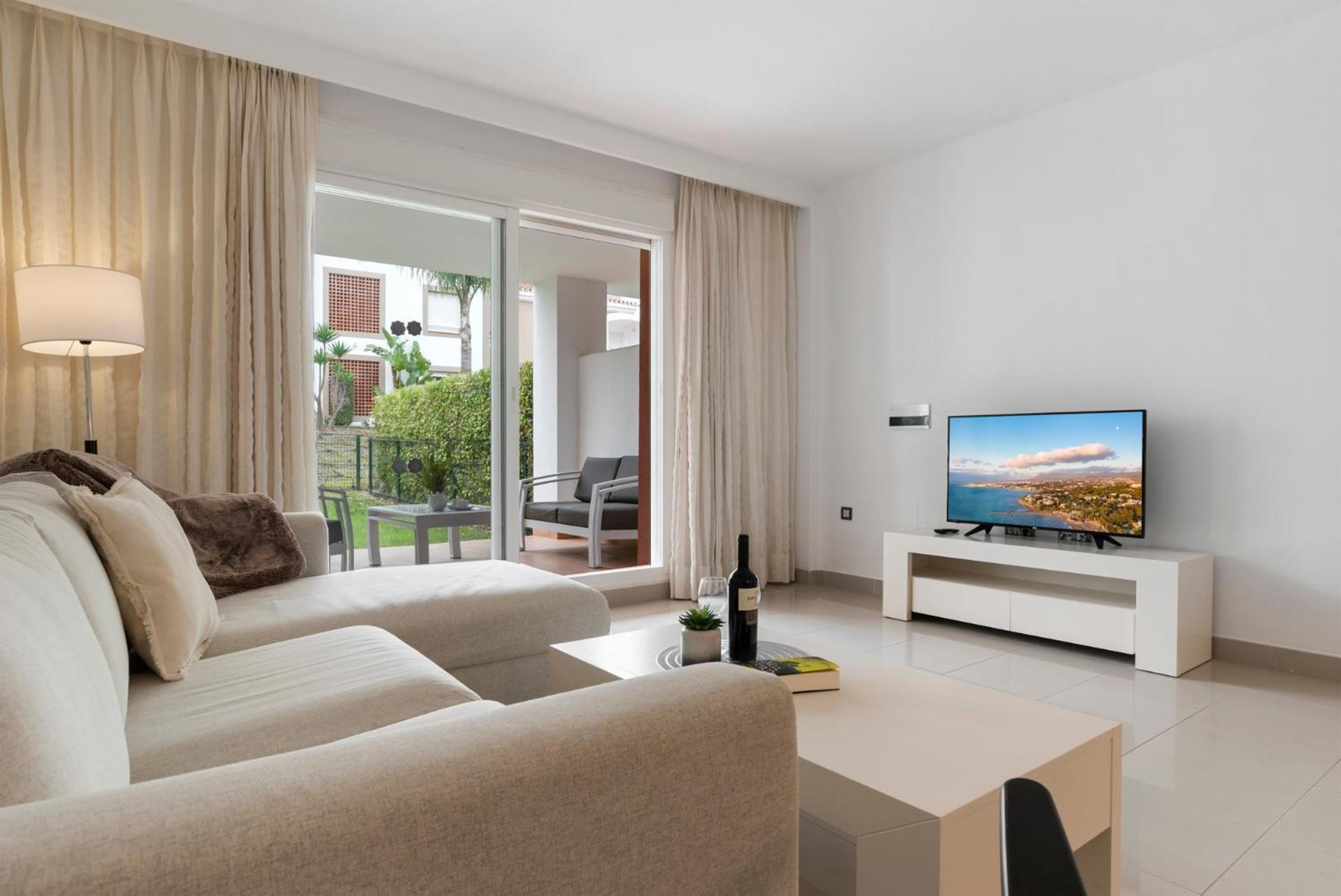 Cortijo Del Mar 2 Bed Apartment Málaga